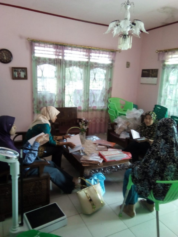 Pembinaan persiapan lomba BKl camar  oleh ket tp pkk kecamatan dan plkb