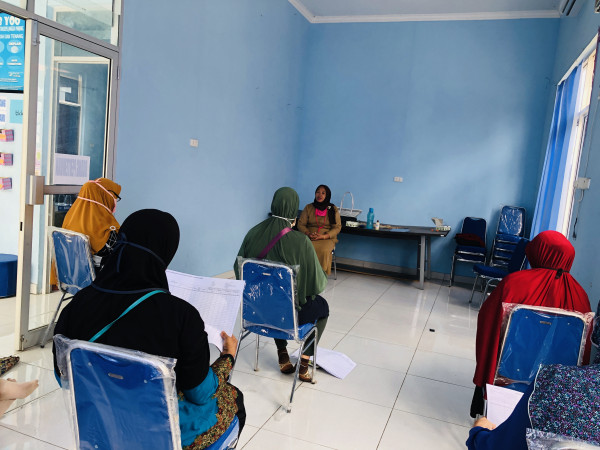 Penyuluhan kb kepada ppkbd dan sub ppkbd kampung kb lopan oleh opd kb