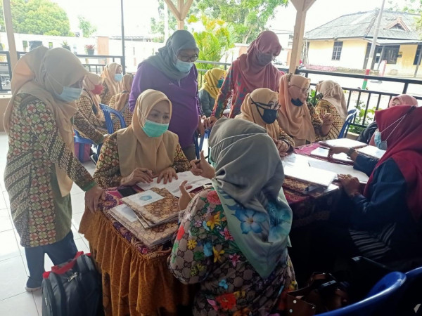 Pembinaan lomba admin pkk kampung kb lopan oleh plkb dan tik pkk kecamatan