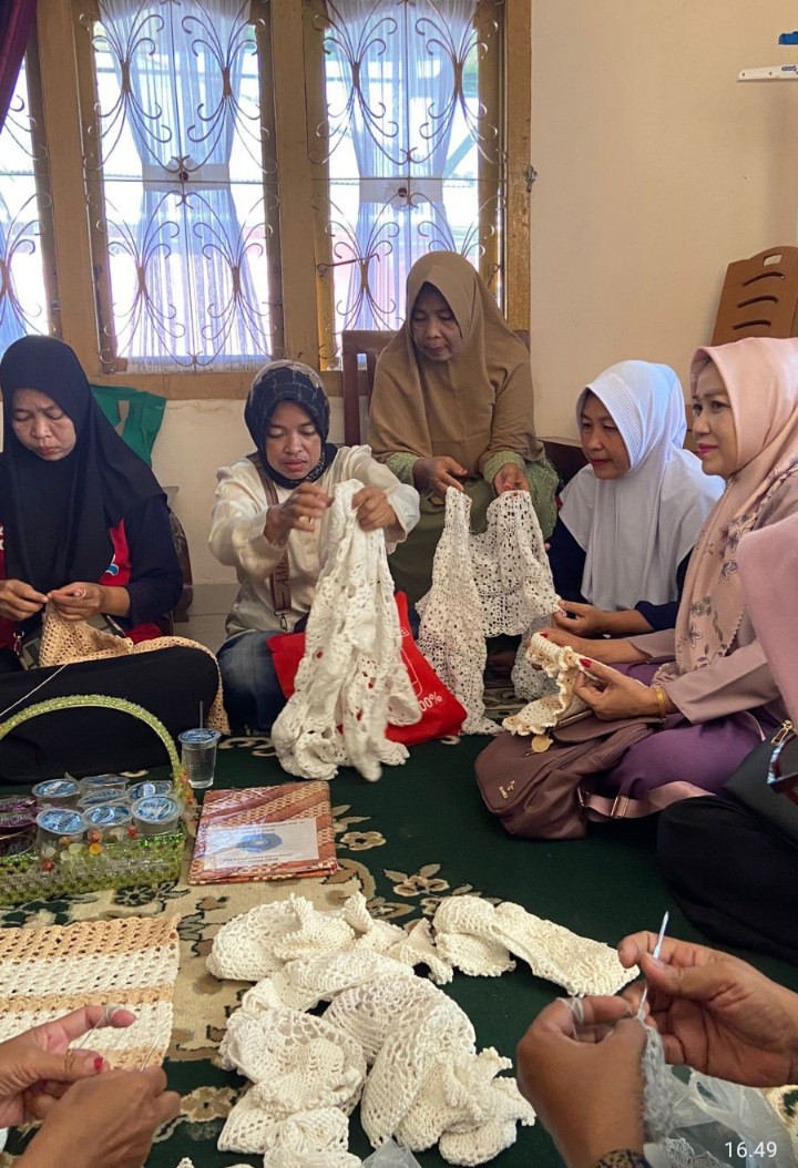 Kegiatan arisan pkk dikelurahan lontong pancur