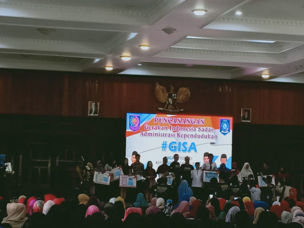 gerakan indonesia sadar administrasi kependudukan dari dinas catatan sipil provinsi