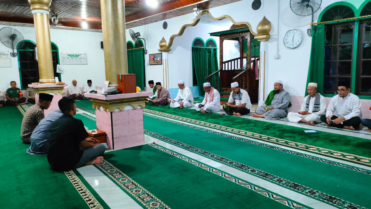 Memperingati Hari Jadi Kecamatan Bunguran Timur Laut ke-17 Yasinan, do'a Bersama dan Tausyah Agama.