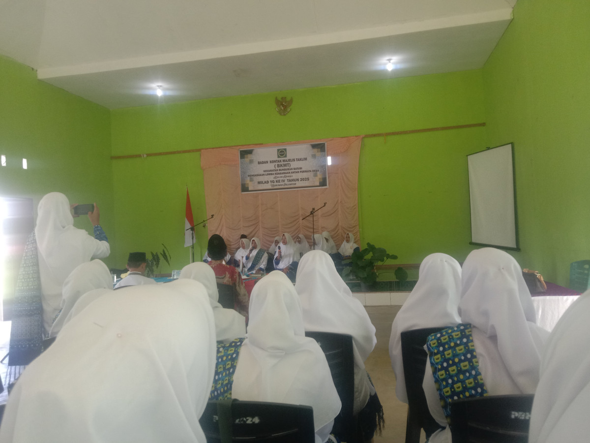 Mengikuti acara BKMT Kecamatan