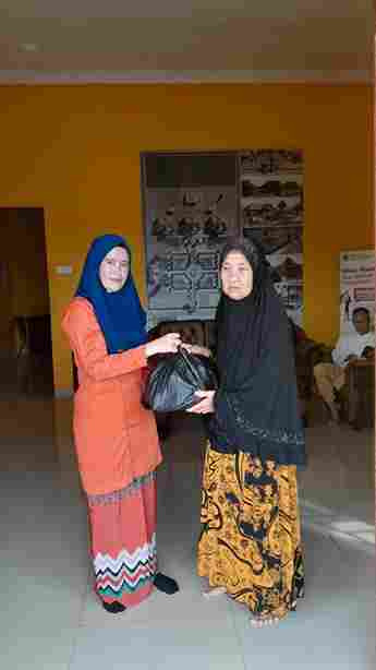 PEMBAGIAN SEMBAKO UNTUK MASYARAKAT KURANG MAMPU