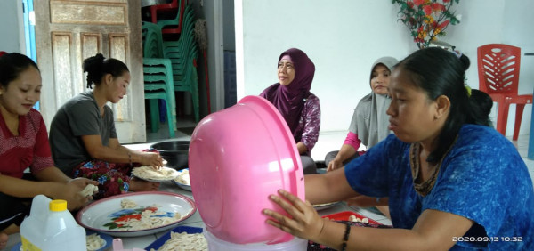 Kegiatan Kelompok UPPKS Dusun I Desa Rekam Pembuatan Keripik Pisang Coklat