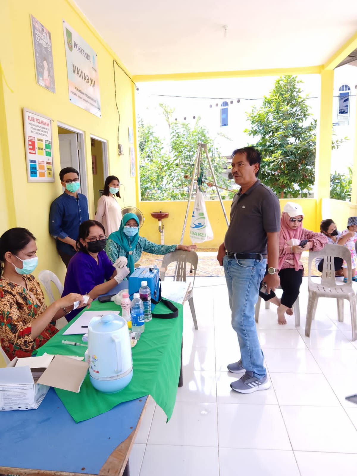 Pelaksanaan BIAN (Bulan Imunisasi Anak Nasional) di Posyandu Mawar 15 Rw