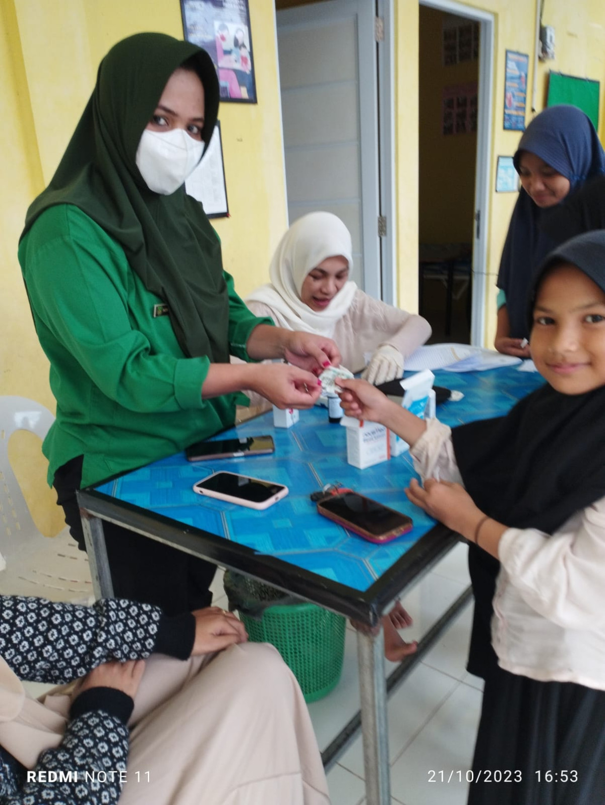 Pemberian tablet Tambah darah ke  peserta posyandu remaja