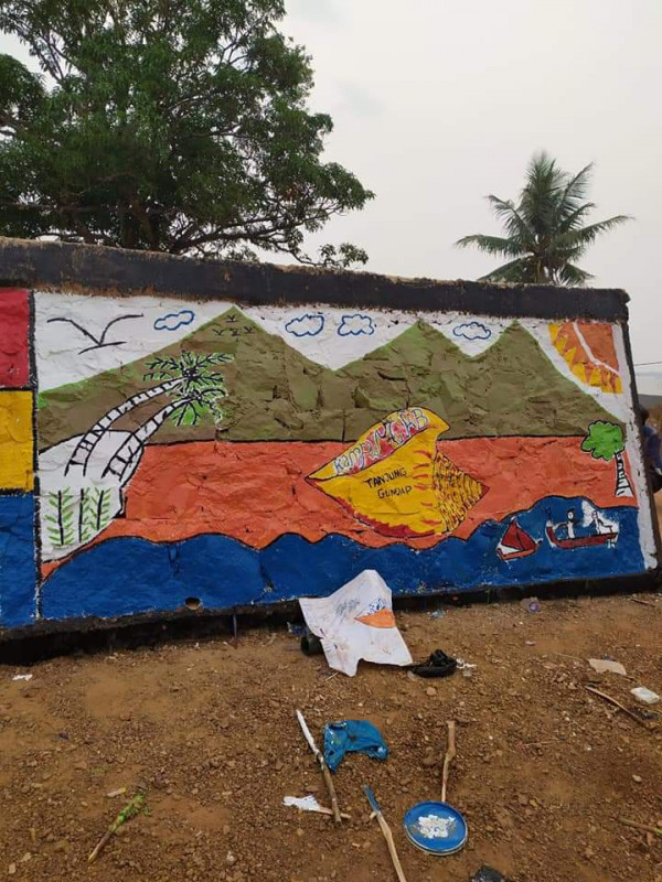 Pembuatan Lukisan Mural di Kampung KB Tanjung Gundap 