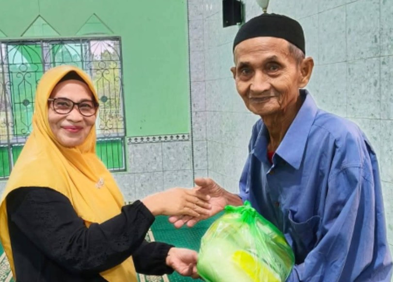 Santunan  untuk duafa rw 9