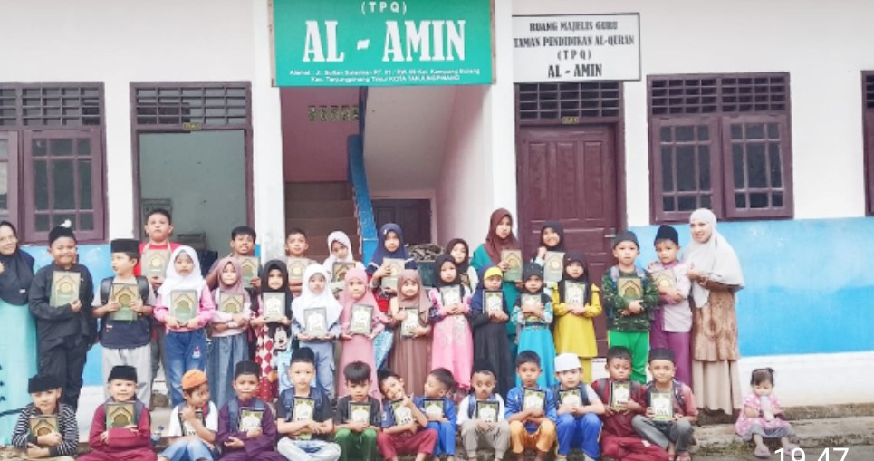 Mengaji di tpa. Al amin