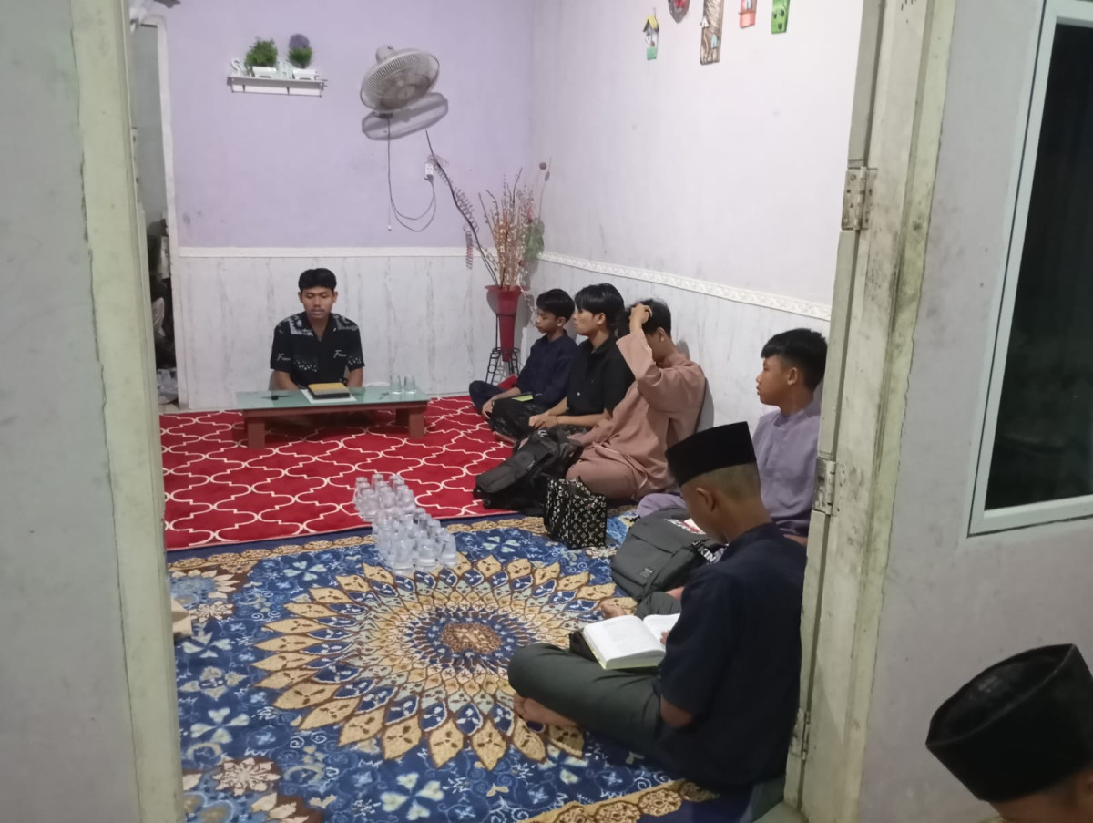 Ketua Kampung KB Abyakta Kerjasama Dengan DKM Amalussholihin Mengadakan Pengajian Rutin Malam Minggu Untuk Muda-Mudi Remaja Dan Pra Remaja