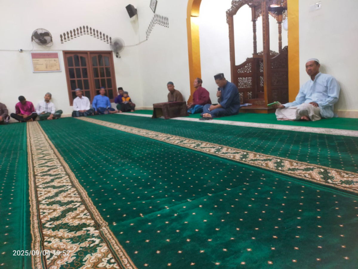 Pengurus Kampung kb Abyakta Bersama DKM Nurul Huda Mengadakan Wirit yasin Bapak-bapak Serta Mensosialisasikan Gerakan Ayah Teladan ( Gati  ) Tentang Peran Ayah Sebagai Pendidik Dan Pemimpin Serta Membentuk Karakter Anak Yg Baik Di Keluarga