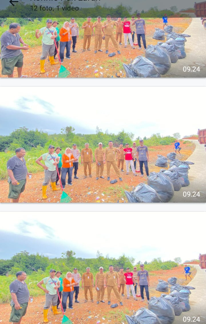 Foto Bersama Lurah Pinang kencana & Jajarannya