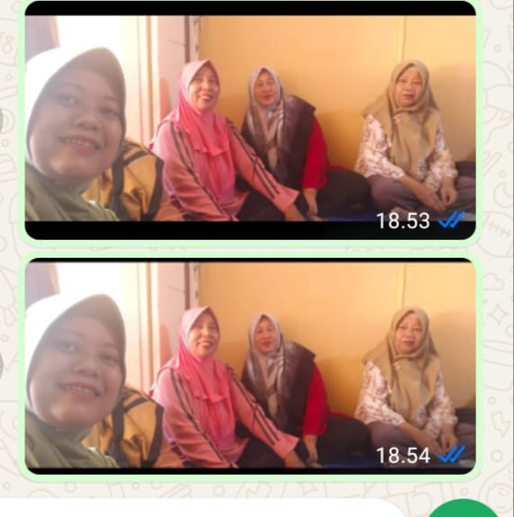 Kader Posyandu Lansia Cendana Mengadakan Pertemuan Rutin Sebulan Sekali Bersama Lansia Serta Keluarga Lansia Agar Dapat Berbagi Pengalaman, Cerita, Saling Mendukung, Menghibur Dan Memotivasi Agar Mereka Tidak Merasa Kesepian