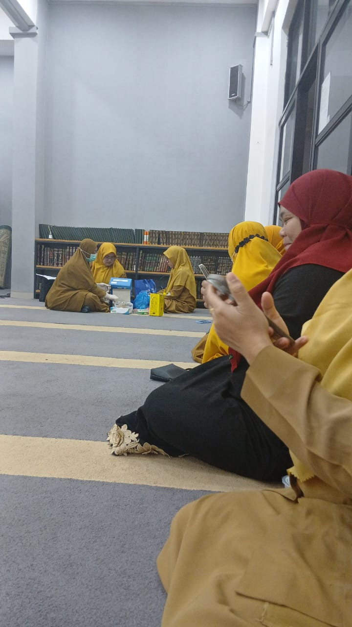 Tenaga Kesehatan dan Dokter