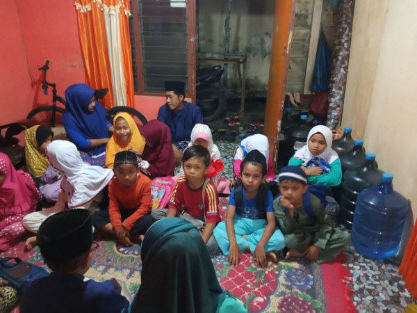antusias anak-anak mengikuti khataman al quran