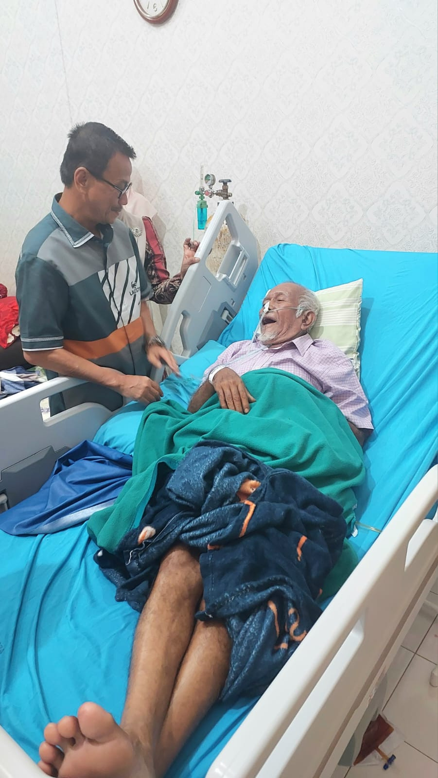 Melihat warga d rumah sakit