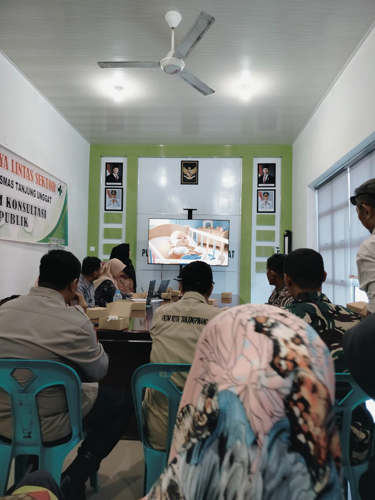 Pemaparan materi pertama