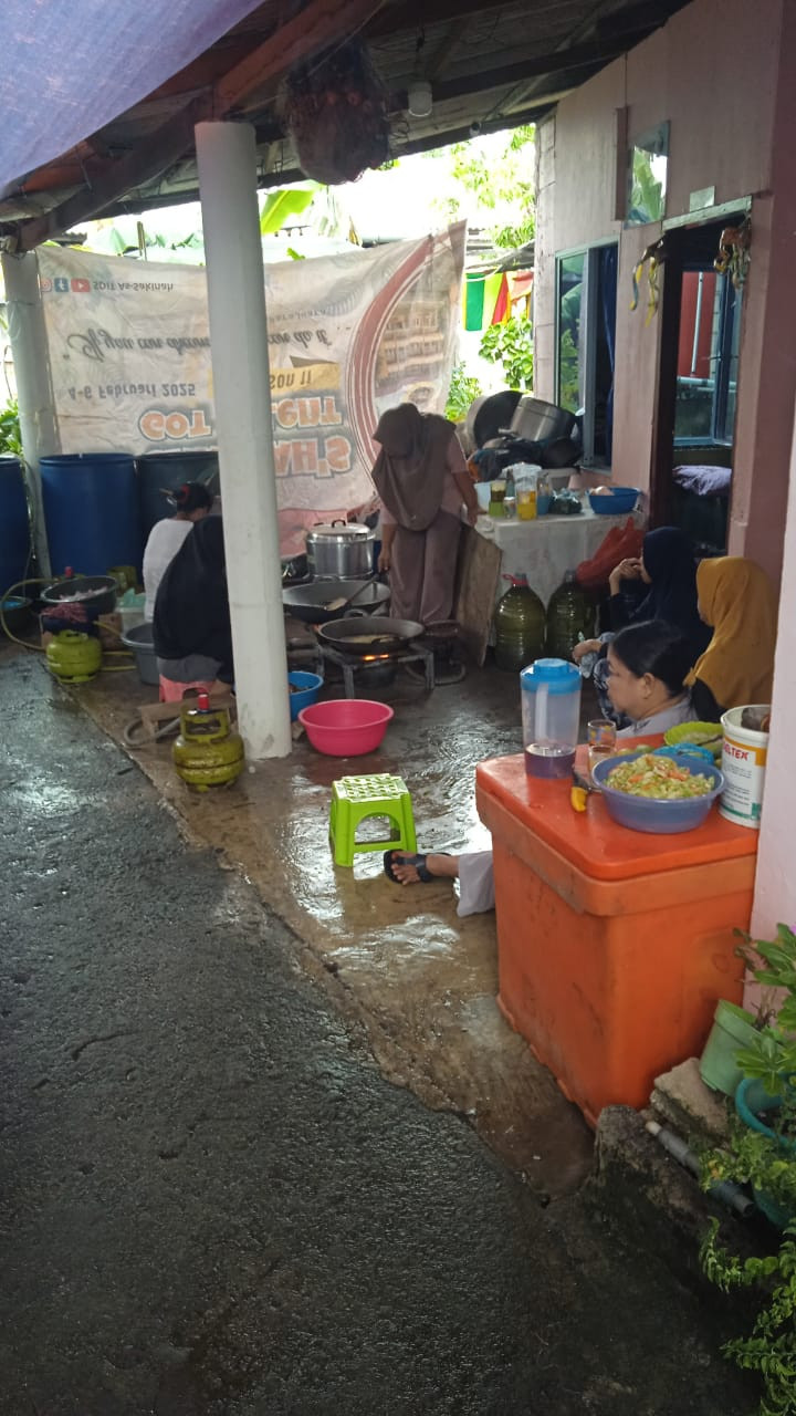 Rewang acara nikahan warga