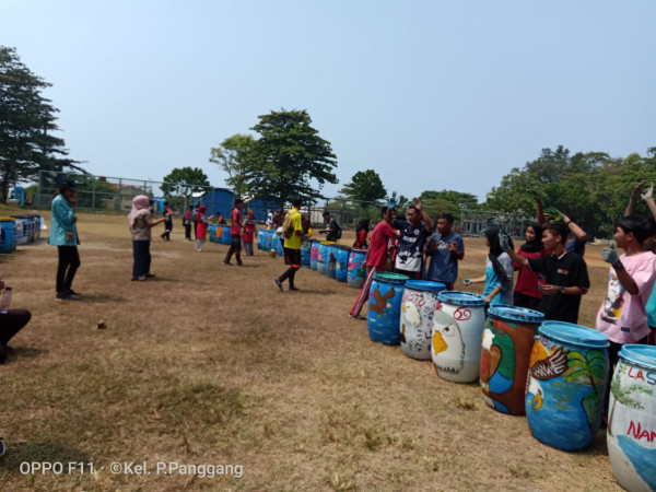 Lomba lukis tempat sampah