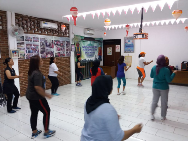 Giat malam senam aerobik di Ruang Serbaguna 