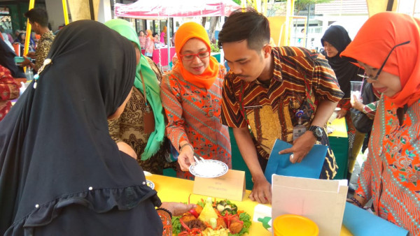 penjurian lomba tumpeng