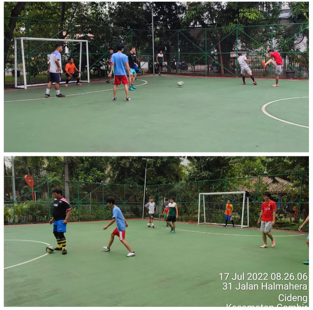 Team Oca rw 05 sdg bermain Futsal di lapangan Rptra Kenanga Cideng