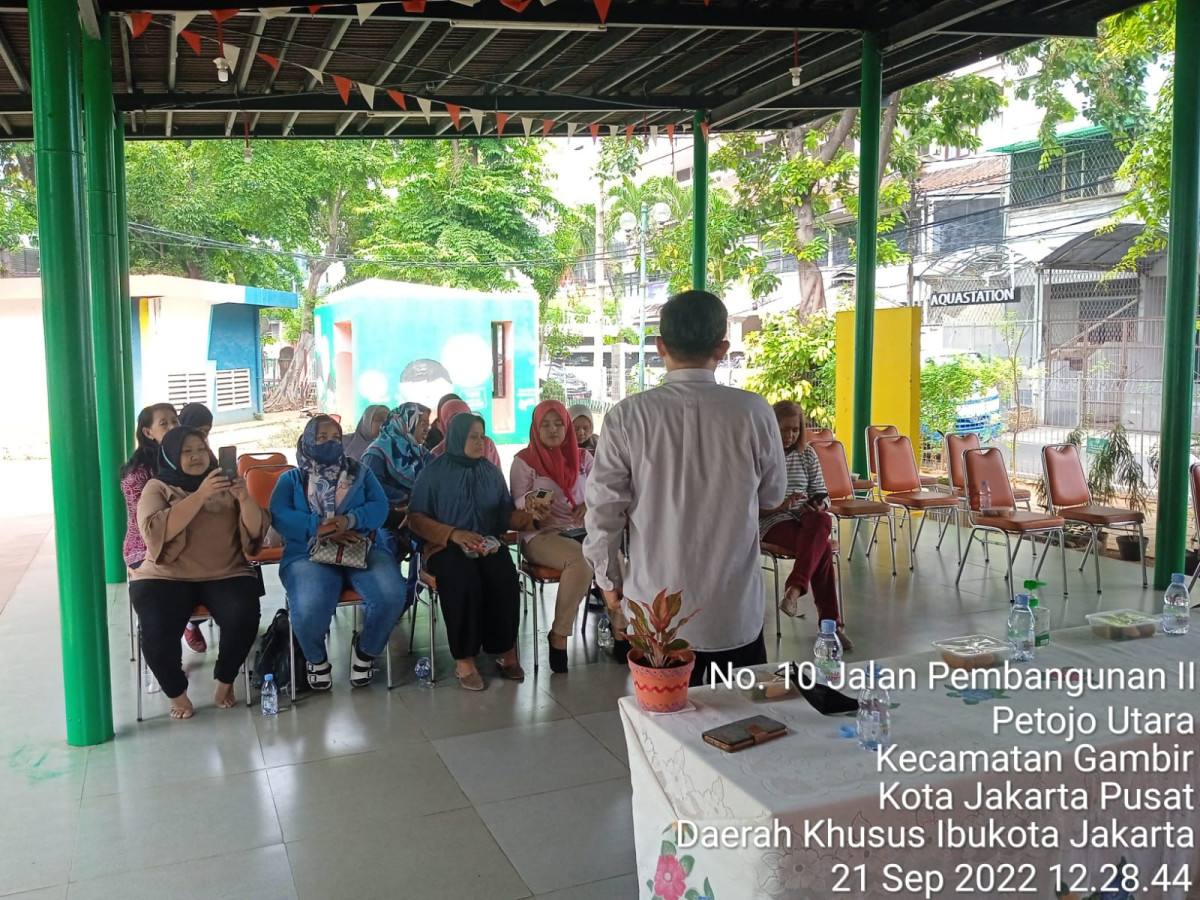 Pelatihan Induk Koperasi Wanita Pengusaha Indonesia (INKOWAPI) bersama Sahabat Usaha Rakyat (SAHARA)