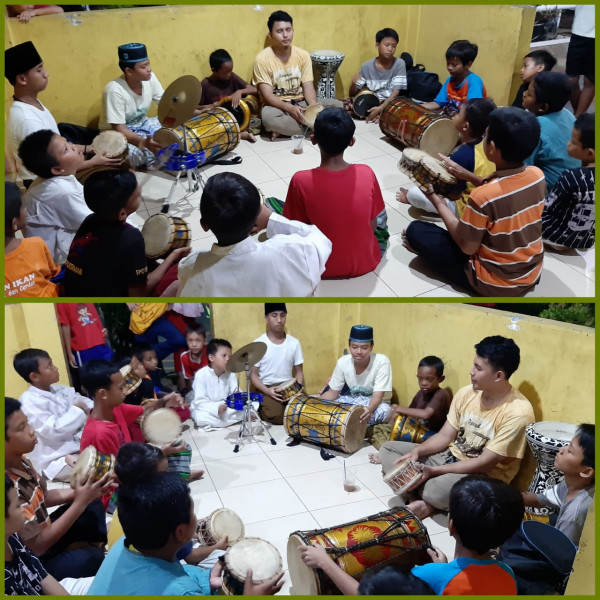 Pelatihan Marawis oleh Pengelola