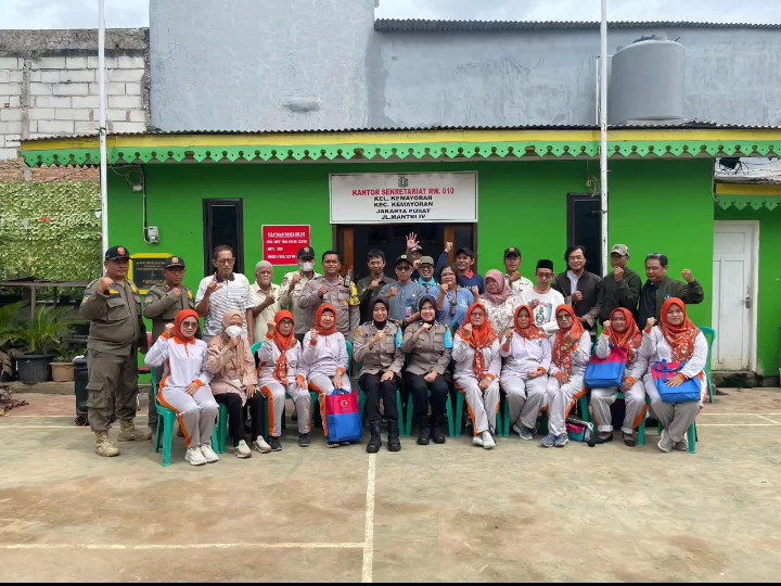 Jum'at keliling Rw. 10 Kelurahan Kemayoran