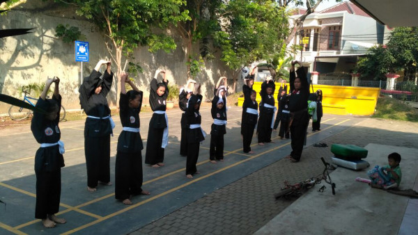 Latihan Pencak Silat dar Sudin PORA