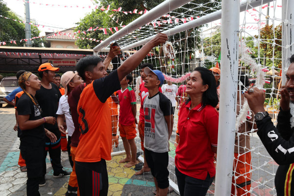 Lomba makan kerupuk