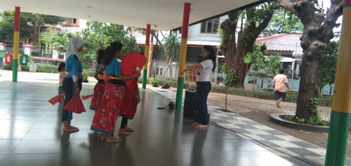 Latihan Tari Tradisional