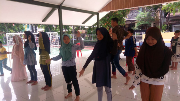 Latihan Menari