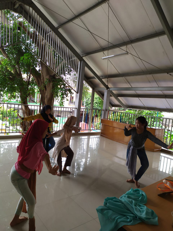 latihan tari SD Negeri 01