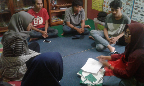 RAPAT KOORDINASI PERSIAPAN LOUNCHING BANK SAMPAH DAN MILAD RPTRA YANG KE 3 PENGELOLA DAN KATAR KELURAHAN KARET TENGSIN 