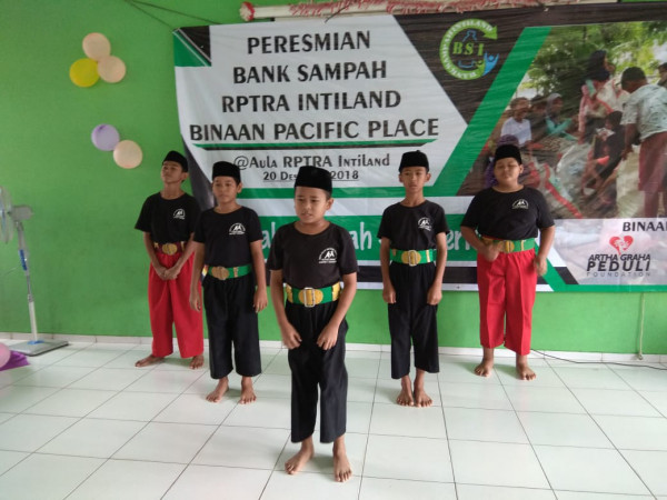 Penampilan Pencak silat 