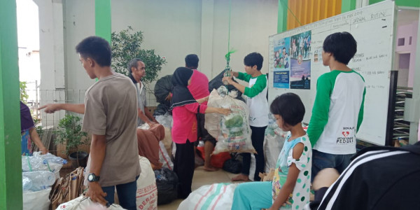 Penimbangan Bank Sampah RPTRA Intiland Teduh @ Karet Tengsin