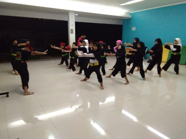 Latihan Silat perguruan Silat Kong Sinan