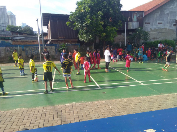 Berlatih futsal