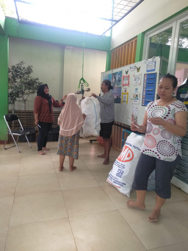 Penimbangan Bank sampah