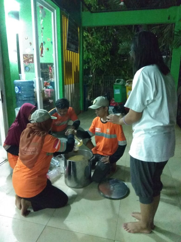 Bantuan dari ACT berupa Bubur Kacang Hijau