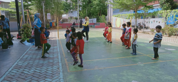 Dokumentasi Kegiatan Olah Raga Bagi Murid SPS Kecamatan Johar Baru