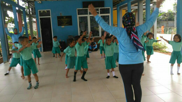 PEMBINAAN KARAKTER ANAK USIA DINI