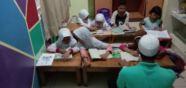 Pengajian rutin anak Rw 03