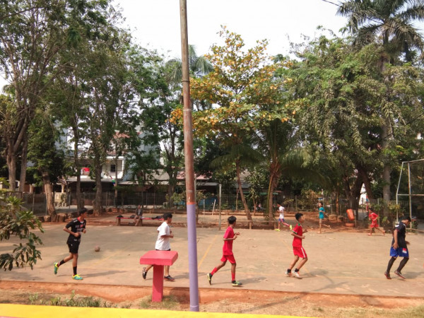 LATIHAN FUTSAL ANAK