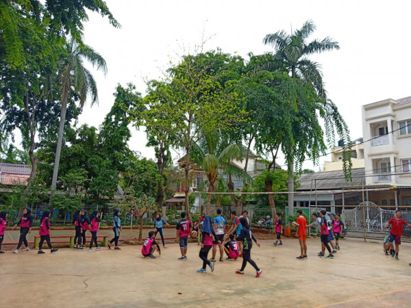 LATIHAN VOLLY SMKN 3