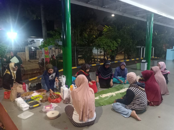 MAKAN LIWETAN BERSAMA