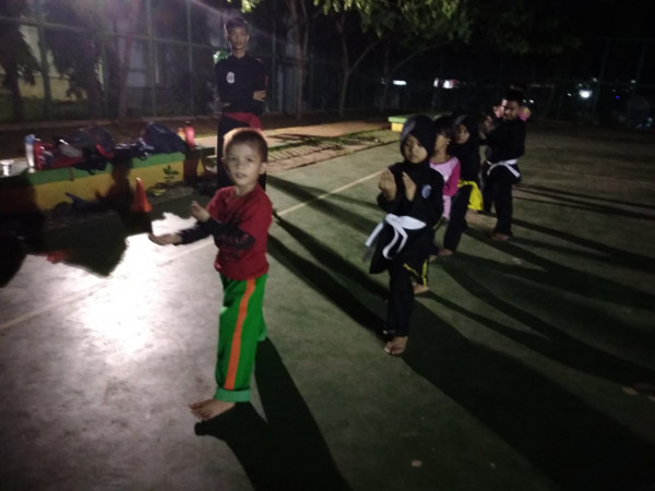 Latihan Silat Cimande Tengah