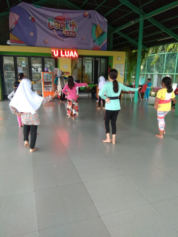 Latihan Menari